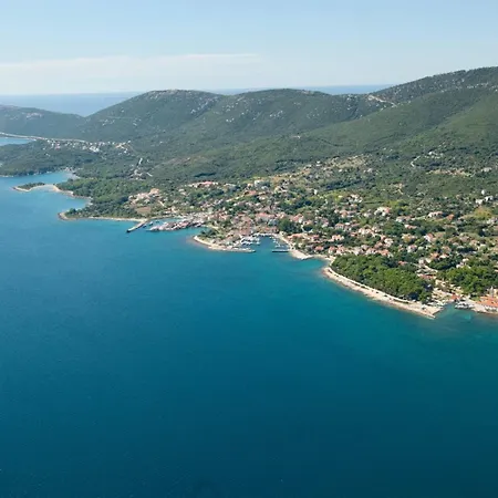Cozy Marisol With Pleasant Terrace In Pensjonat Nerezine