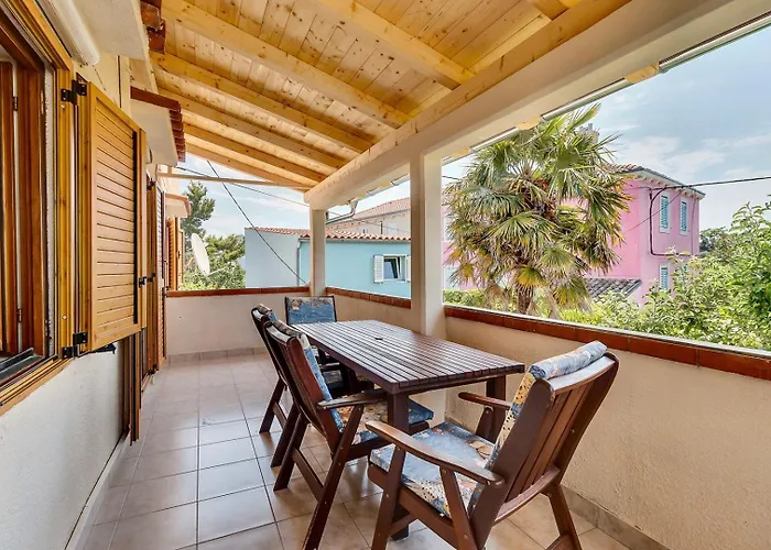 Cozy Marisol With Pleasant Terrace In Gasthuis 3*