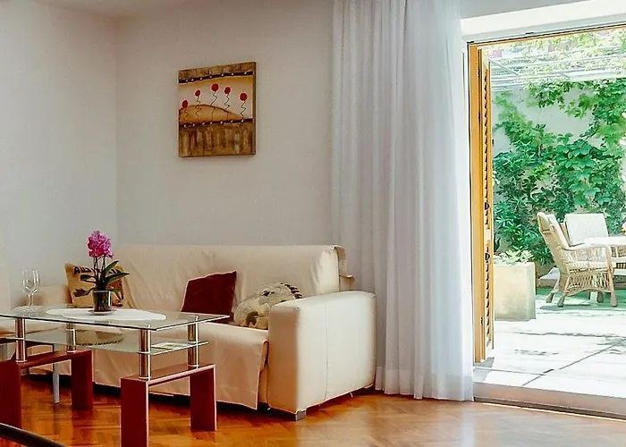 Gasthuis Cozy Marisol With Pleasant Terrace In 3*