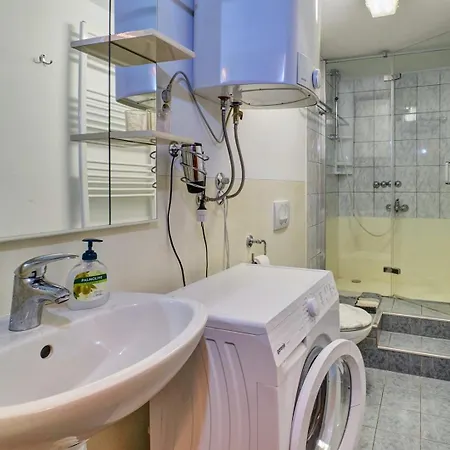 بيت ضيافة Cozy Marisol With Pleasant Terrace In 3*