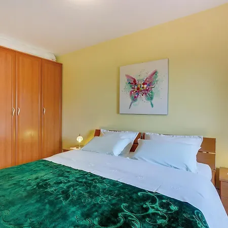 Cozy Marisol With Pleasant Terrace In بيت ضيافة