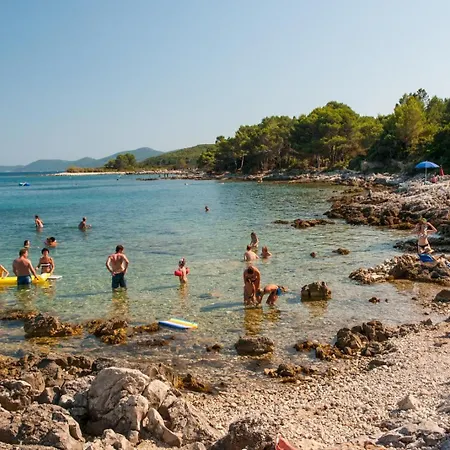 بيت ضيافة Cozy Marisol With Pleasant Terrace In نيغيزيني