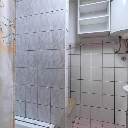 Guest house House Rossella With Cozy And Close To The Nerezine