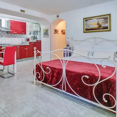 Cozy Marisol With Pleasant Terrace In 3* Nerezine