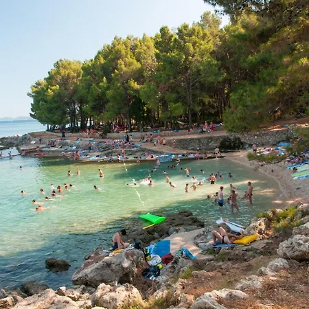 بيت ضيافة Cozy Marisol With Pleasant Terrace In نيغيزيني