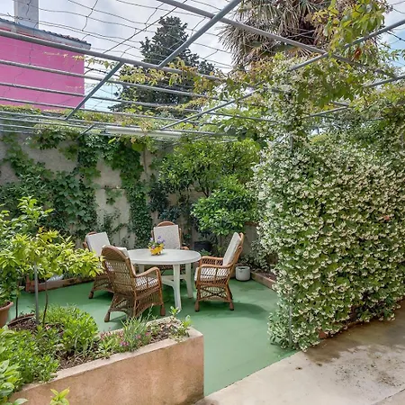 Cozy Marisol With Pleasant Terrace In بيت ضيافة