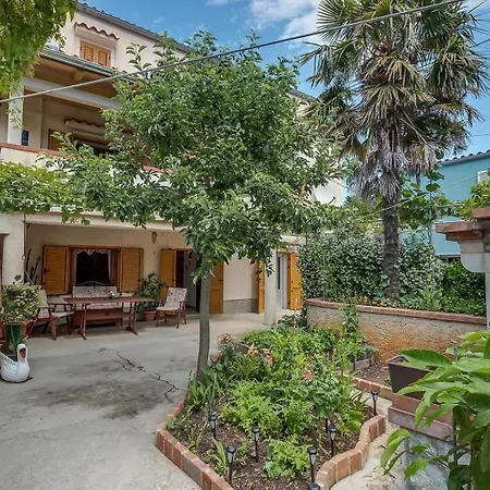 Cozy Marisol With Pleasant Terrace In 3* نيغيزيني