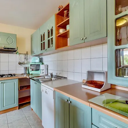 Cozy Marisol With Pleasant Terrace In بيت ضيافة