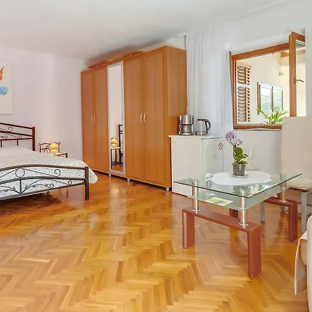 Cozy Marisol With Pleasant Terrace In Penzion