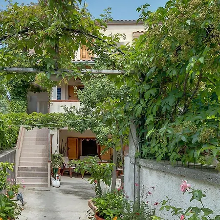 Penzion Cozy Marisol With Pleasant Terrace In 3*