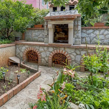 Cozy Marisol With Pleasant Terrace In Penzion Nerezine