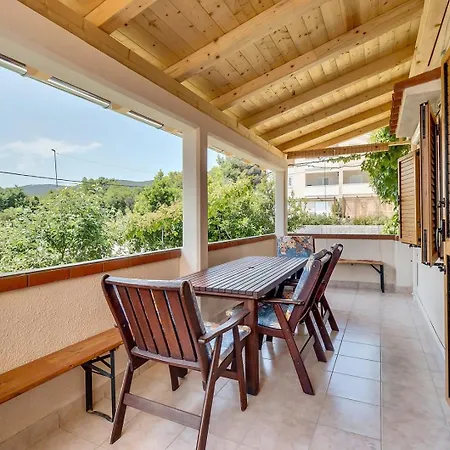 Penzion Cozy Marisol With Pleasant Terrace In
