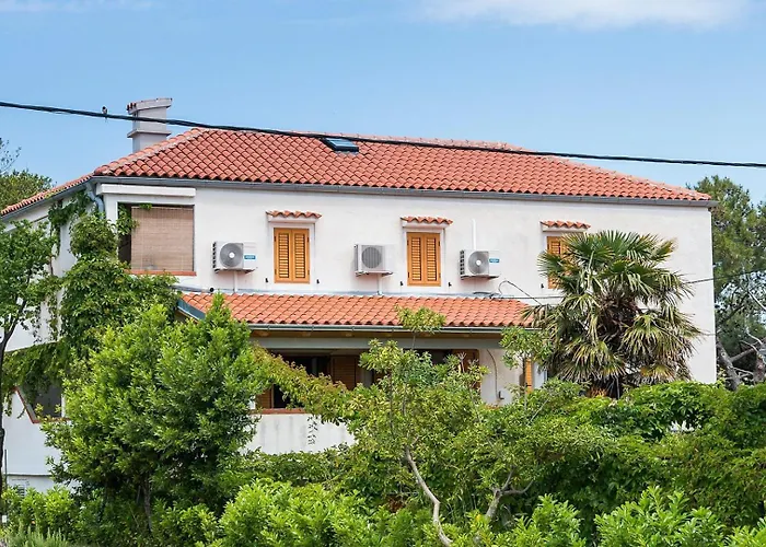 Cozy Marisol With Pleasant Terrace In Vendégház