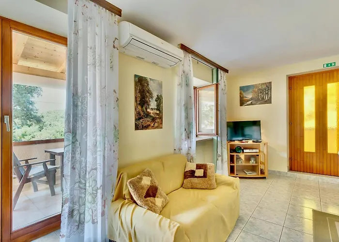 Vendégház Cozy Marisol With Pleasant Terrace In 3*